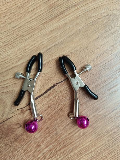 Svorky na bradavky s rolnickami,