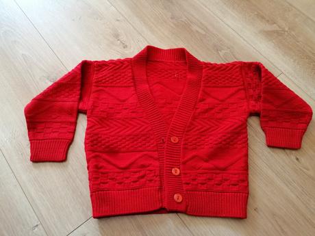 Červený svetrík, 92