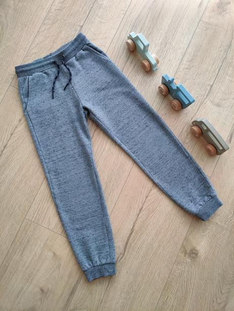 Teplejšie sivé tepláky mayoral, veľ. 128, mayoral,128