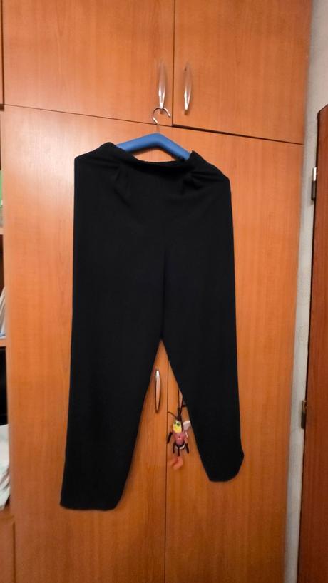 Dsmsky kostym nohavicový38ka, c&a,38