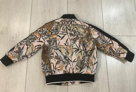 Bomberka, river island,74