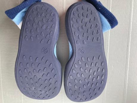 Ponozkove capacky/topanky, lupilu,28