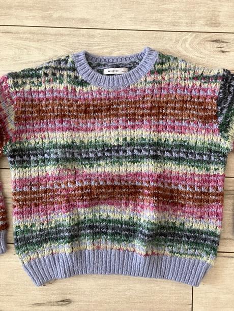 Svetrik, reserved,146