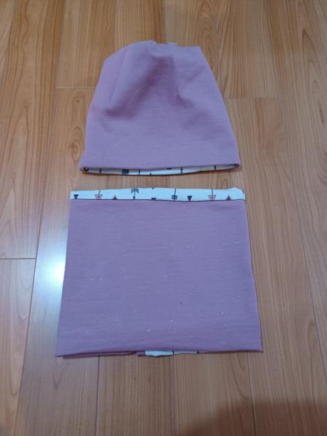 Obojstranny set, ciapka + nakrcnik, 