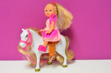 Bábika evička a koník, 