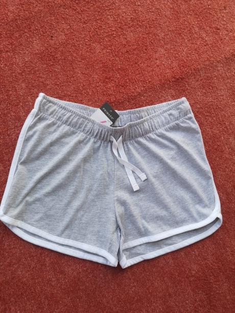 Primark dámske šortky veľkosť xs, primark,182 / 188 / xs