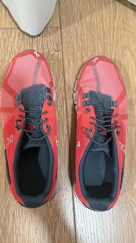 On cloud tenisky, 37