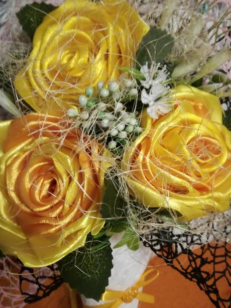 Kytička satenovych ruží,