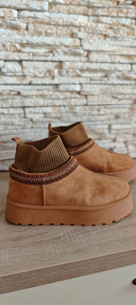 Semišové čižmy/ našuchovačky, štýl "ugg", sinsay,39