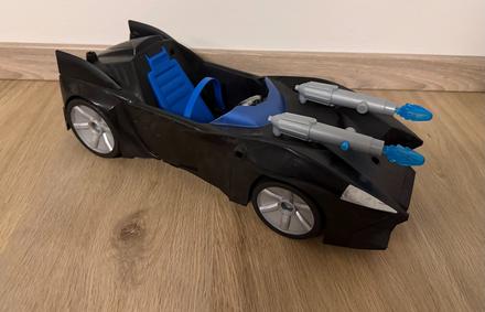 Veľké strielacie autíčko batmobil, 