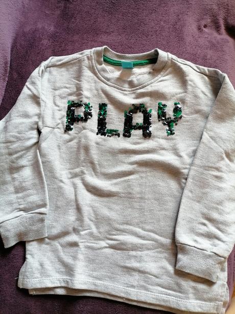 Mikinka s flitrami, 134