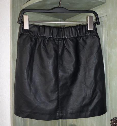Koženková sukňa, 176