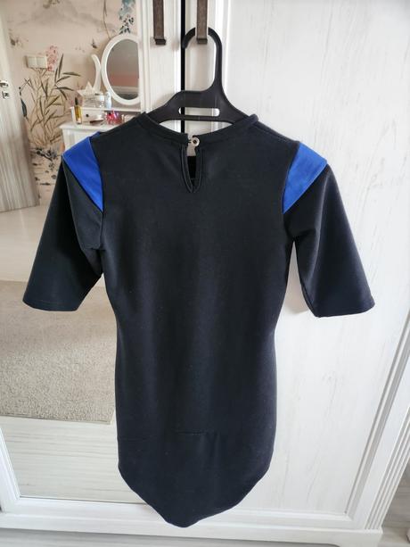 Zaujímavé šaty značky voga, 134