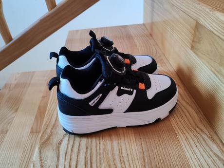 Tenisky aj na kolieska, 34