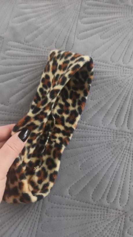 Trendy leopardia čelenka teplá,