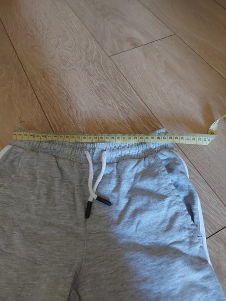 1x oblecene reserved kratasky, reserved,128