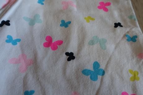 Kraťasy trištvrťové s motýlikmi, h&m,140