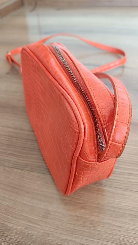 Kabelka, stradivarius