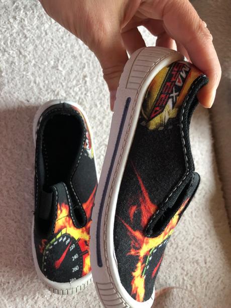 Tenisky alebo prezúvky, 27