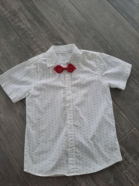Biela košieľka s motýlikom, 128