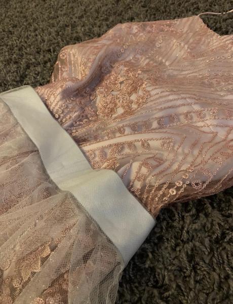 Spoločenské saty, s