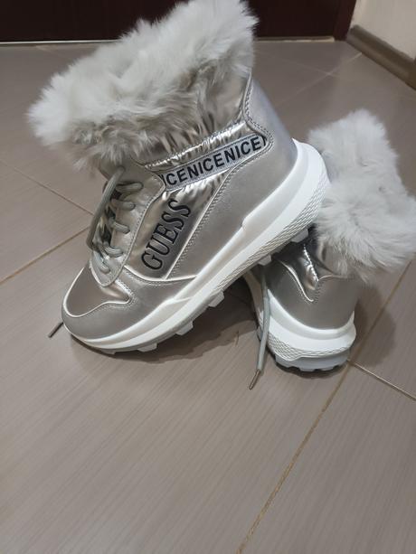 Snehule-pošta v cene, guess,38