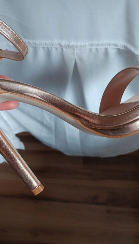 Vysoké zlaté sandálky, 36