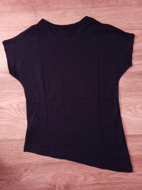 Asymetricke tricko - nenosene, 104