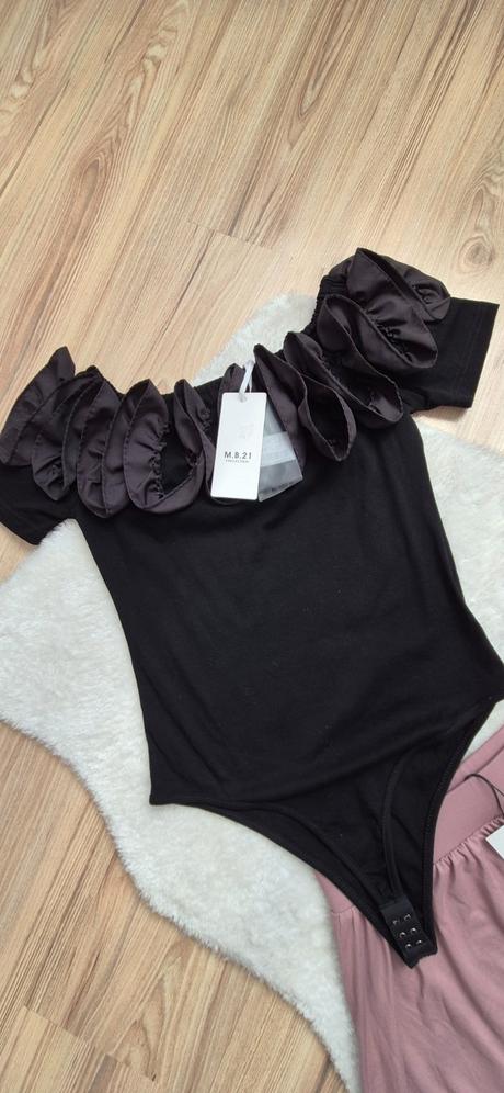 Set elegantné body a sukňa + perličková čelenka gr, s