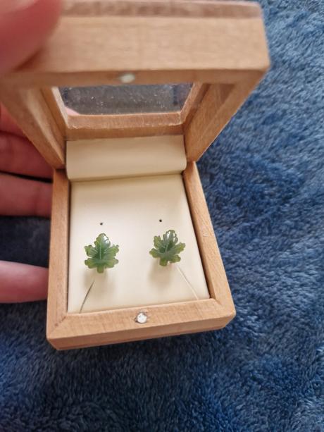 Nausnice javorovy list z nefritu,