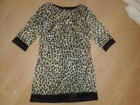 Leopardia satenova tunika, 38