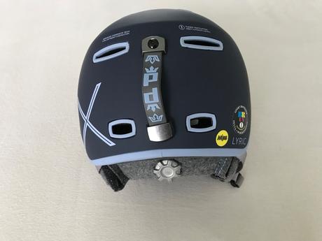 Lyziarska prilba pret lyric, s