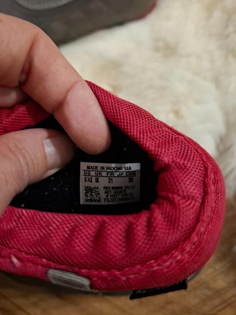 Snehule adidas primaloft 21, adidas,21