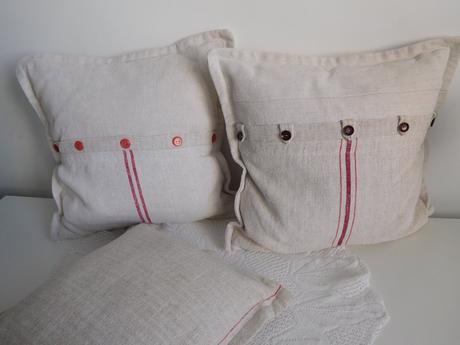 Vankúše menšie , vačšie, podlhovasté,, 