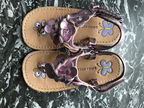 Laura ashley sandalky 24, 24