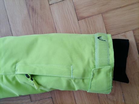 Pár krát oblečená outdoorová vetrovka head, 140