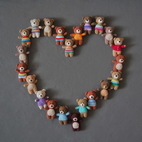 Háčkovaní mackovia a zajačiky, 