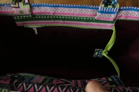 Stylova, moderna, trendy priestranna letna kabela,