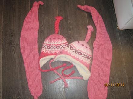 Čiapky a šály, 128