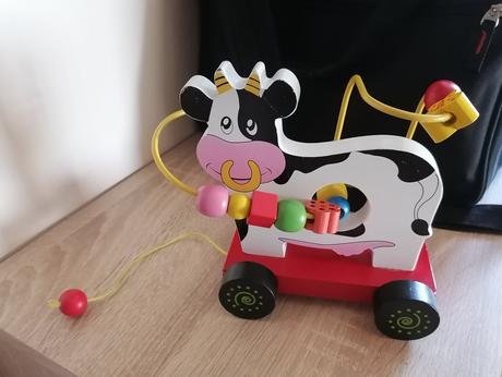 Drevená prevliekačka - kravička,