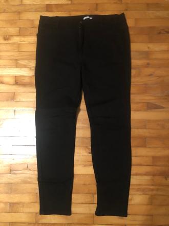 Cierne nohavice 42, 42