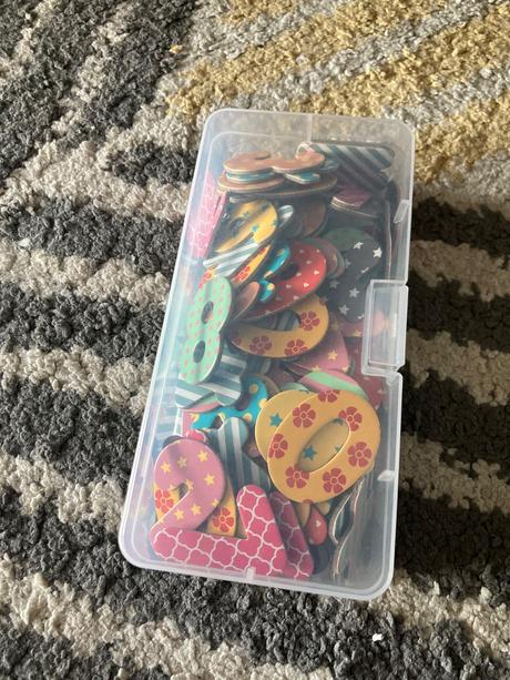 Farebné magnetky čísla 80ks, 