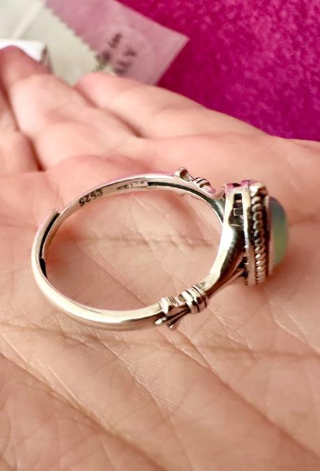 Nový strieborný vintage prsteň s opálom, 