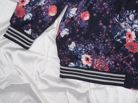 Kvalitná dámska bunda maxi blue, 52