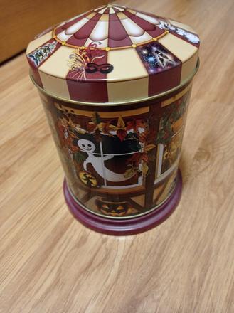 Hracia plechova skrinka, 