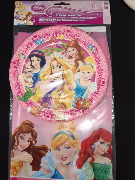 Predam party obrus a tanieriky, 