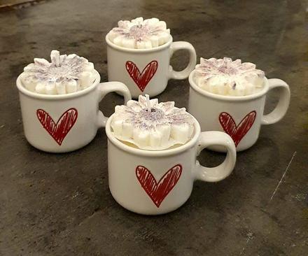 Sójové sviečky v hrnčekoch, 