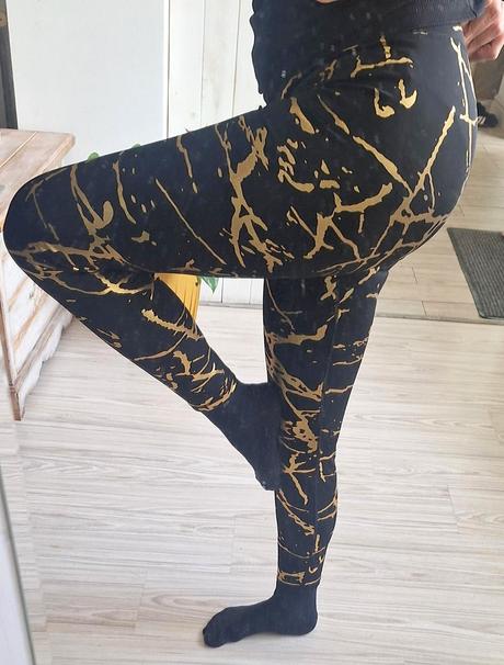 Čierno-zlaté legíny, m