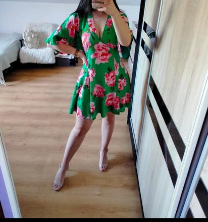 Krasne zelene saty s kvetmi, m