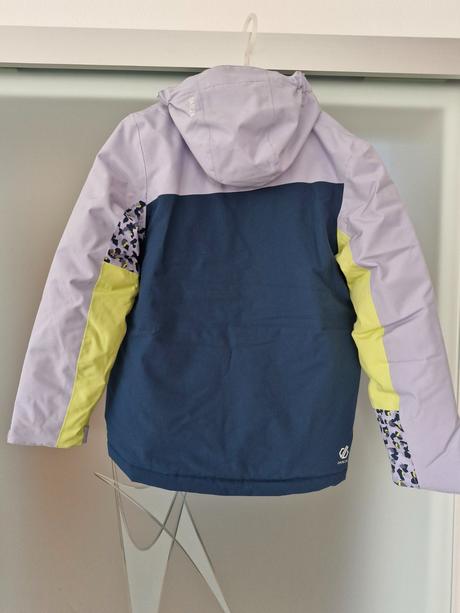 Kvalitná bunda na lyžovanie aj bežné nosenie, 152